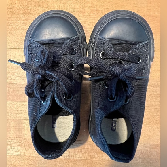 Size 5 (infant) black converse - Picture 4 of 4